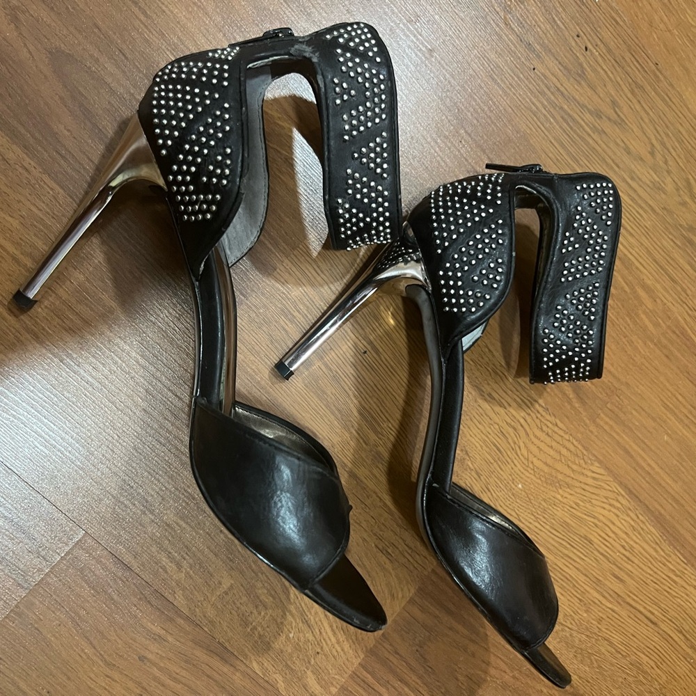 Sexy black shoes w studs size 6.5